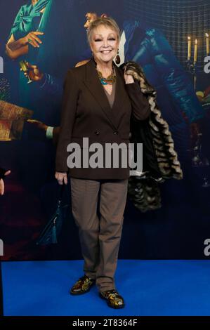 Barbara Schöne bei der Premiere der Paramount Streamingserie Eine Billion Dollar im Kino International. Berlin, 17.11.2023 *** Barbara Schöne at the premiere of the Paramount streaming series One Billion Dollars at Kino International Berlin, 17 11 2023 Foto:xA.xBuggex/xFuturexImagex dollar 3101 Credit: Imago/Alamy Live News Stock Photo