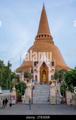 Phra Pathom Chedi Ratchaworamahawihan in Nakhon Pathom Thailand Asia Stock Photo