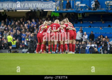 Chelsea, UK. 18th Nov, 2023. Liverpool huddle during the Barclays Womens Super League game between Chelsea and Liverppol at Stamford Bridge, London. (Tom Phillips/SPP) Credit: SPP Sport Press Photo. /Alamy Live News Stock Photo