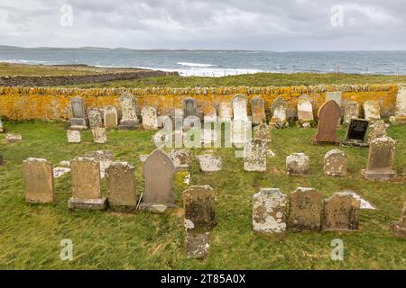 St Boniface Kirk church graveyard, Papa Westray, Orkney, UK 2023 Stock Photo