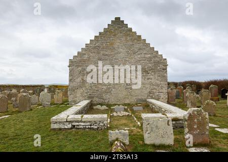 St Boniface Kirk church graveyard, Papa Westray, Orkney, UK 2023 Stock Photo