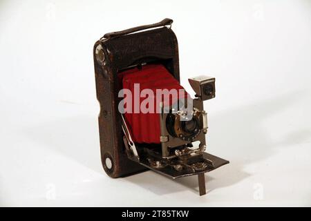Eastman Kodak Co. Rochester (Produzent in) Rollfilm-folap camera - 3 1/2 'x 4 1/4' (8.3 x 8.3 cm). Metal around 1926 Stock Photo