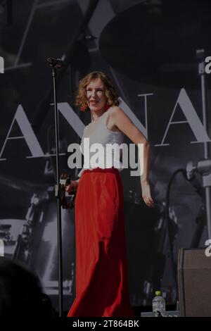 November 18, 2023, Mexico City, Ciudad de Mexico, Mexico: November 17,2023, Mexico City, Mexico: Singer Hannah Storm performs on stage during day one of the Corona Capital 2023 Music Festival at Autodromo Hermanos Rodriguez. on November 17, 2023 in Mexico City, Mexico. (Credit Image: © Essene Hernandez/eyepix via ZUMA Press Wire) EDITORIAL USAGE ONLY! Not for Commercial USAGE! Stock Photo