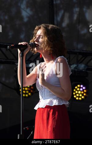 Mexico City, Mexico. 17th Nov, 2023. November 17, 2023, Mexico City, Mexico: Singer Hannah Storm performs on stage during day one of the Corona Capital 2023 Music Festival at Autodromo Hermanos Rodriguez. on November 17, 2023 in Mexico City, Mexico. (Photo By Essene Hernandez/ Eyepix Group) (Photo by Eyepix/NurPhoto) Credit: NurPhoto SRL/Alamy Live News Stock Photo