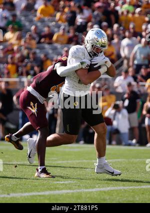 Oregon tight end Patrick Herbert (88) runs the 40-yard dash at the ...