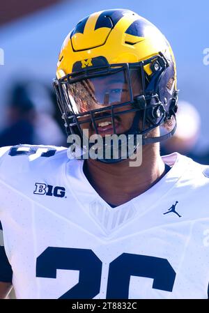 College Park, USA. 18th Nov, 2023. COLLEGE PARK, MD - NOVEMBER 18: Michigan Wolverines defensive lineman Rayshaun Benny (26) before a Big Ten football game between the Maryland Terrapins and the Michigan Wolverines, on November 18, 2023, at SECU Field, in College Park, Maryland. (Photo by Tony Quinn/SipaUSA) Credit: Sipa USA/Alamy Live News Stock Photo