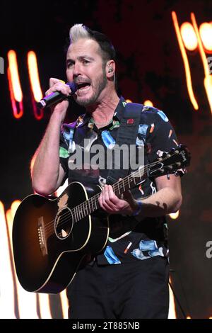 November 17, 2023, Mexico City, Mexico: MICHAEL FITZPATRICK vocalist of the American band 'Fitz and The Tantrums' performs on stage during the day one of the Corona Capital 2023 Music Festival at Autodromo Hermanos Rodriguez. (Credit Image: © Essene Hernandez/eyepix via ZUMA Press Wire) EDITORIAL USAGE ONLY! Not for Commercial USAGE! Stock Photo