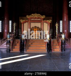 China, Beijing: Gugong (Imperial Palace), Throne in the Hall of the Preservation of Harmony (Bao he Dian), Hall of the Preservation of Harmony (Baohe Stock Photo