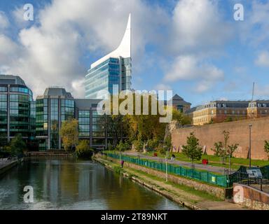 The Blade, Abbey Mill House, high rise office building 2009, River Kennet, Reading, Berkshire, England, UK Stock Photo