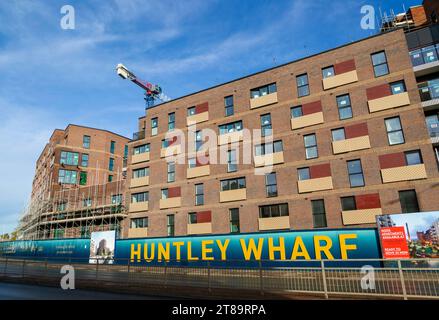 Modern apartments residential development, Huntley Wharf, Reading, Berkshire, England, UK Stock Photo