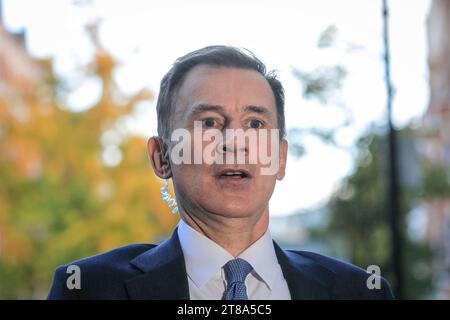 London, UK. 19th Nov, 2023. Jeremy Hunt, Chancellor of the Exchequer, at the BBC for the Sunday morning show with Laura Kuenssberg, is interviewed outside. On Wednesday, Hunt will present his much anticipated autumn budget to Parliament. Credit: Imageplotter/Alamy Live News Stock Photo