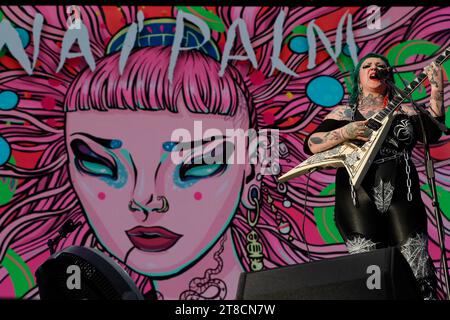 November 20, 2023, Mexico City, Mexico: Australian singer NAOMI SAALFIELD, known as NAI PALM performs on stage during the day three of the Corona Capital 2023 Music Festival at Autodromo Hermanos Rodriguez. (Credit Image: © Essene Hernandez/eyepix via ZUMA Press Wire) EDITORIAL USAGE ONLY! Not for Commercial USAGE! Stock Photo