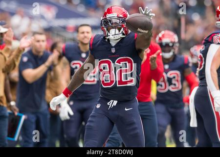 Houston, TX, USA. 19th Nov, 2023. Houston Texans wide receiver Steven Sims (82) celebrates after a first down during a game between the Arizona Cardinals and the Houston Texans in Houston, TX. Trask Smith/CSM/Alamy Live News Stock Photo