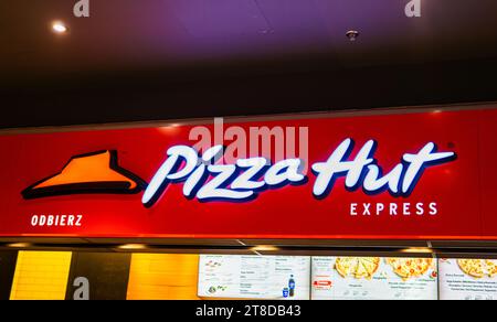 Wroclaw, Poland - November 10, 2023: Pizza hut express in Galeria dominikanska wrocław A popular delivery, carry-out and dine-in chain Stock Photo
