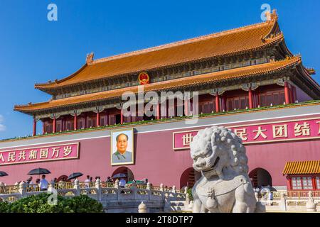 Stone lion guarding the entrance to the Forbidden City in Beijing, China Stock Photo