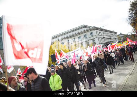 Munich, Germany. 20th Nov, 2023. Strike demonstration by Verdi, Police Trade Union GdP and Education Trade Union GEW on November 20, 2023 in Munich, Germany. They are demanding a 10.5% wage increase, but at least a €500 increase for public employees in the federal states. (Photo by Alexander Pohl/Sipa USA) Credit: Sipa USA/Alamy Live News Stock Photo