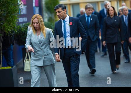 BLETCHLEY PARK, BUCKINGHAMSHIRE, ENGLAND, UK - 02 November 2023 - UK Prime Minister Prime Minister Rishi Sunak speaks with Kamala Harris, Ursula Von D Stock Photo
