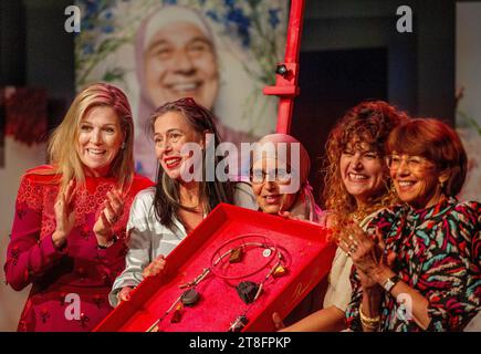 Rotterdam, Niederlande. 20th Nov, 2023. Queen Maxima of the Netherlands at Theater Zuidplein in Rotterdam, 20-11-2023 Foto: Albert Nieboer Credit: dpa/Alamy Live News Stock Photo