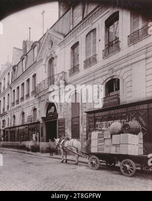 Hôtel d'Albret, 31 rue des Francs Bourgeois, 3rd arrondissement, Paris, Atget, Eugène (Jean Eugène Auguste Atget), Photographer, Photography, Graphic arts, Albumen print, Dimensions - Work: Height: 21.8 cm, Width: 17.8cm Stock Photo