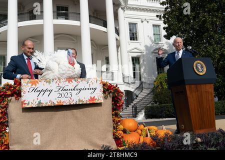 Washington DC, USA. 20th Nov, 2023. United States President Joe Biden pardons “Liberty,” the National Thanksgiving Turkey at the White House in Washington, DC, Wednesday, November 20, 2023. Credit: Chris Kleponis/Pool via CNP /MediaPunch Credit: MediaPunch Inc/Alamy Live News Stock Photo