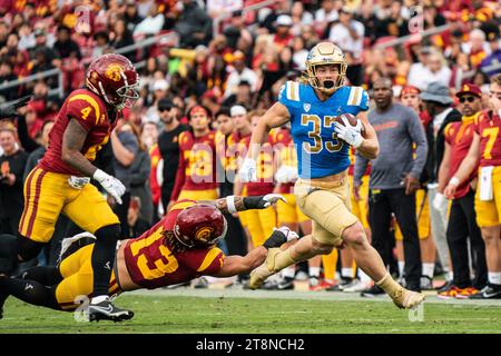 USC Trojans linebacker Mason Cobb (13) misses on a tackle against UCLA Bruins running back Carson Steele (33)during a NCAA football game, Saturday, No Stock Photo