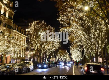 Paris, France. 20th Nov, 2023. Avenue Montaigne Christmas lights unveiling in Paris, France on November 20, 2023 Photo by Alain Apaydin/ABACAPRESS.COM Credit: Abaca Press/Alamy Live News Stock Photo