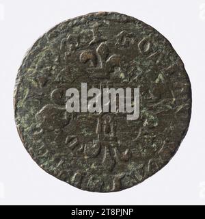 Counting token with a shield with three lily flowers and tiercefoils, 13th-15th century, Numismatic, Token (numismatic), Bronze, Sizes - Workmanship: Diameter: 2.6 cm, Weight (type dimension): 6.509 g Stock Photo