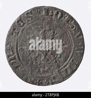 Counting token with fleur-de-lys shield and cross, 13th-15th century, Numismatics, Coinage, Bronze, Dimensions - Work: Diameter: 2.6 cm, Weight (type size): 2.17 g Stock Photo