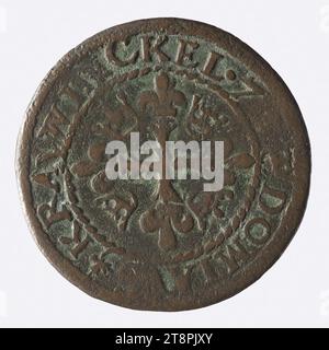 Counting token with fleur-de-lys shield and cross, 13th-15th century, Numismatic, Coinage, Copper, Dimensions - Work: Diameter: 3 cm, Weight (type dimension): 4.66 g Stock Photo