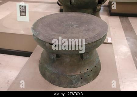 dong-son-type-bronze-drum-