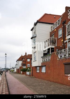 Property riverside promenade. Burnham, Burnham on Crouch, United Kingdom. Architect: N/A, 2022. Stock Photo