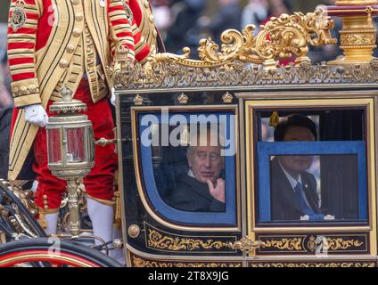 London, UK. 21st Nov, 2023. The President of the Republic of Korea, Yoon Suk Yeol, and the First Lady arrives at Buckingham Palace along The Mall at the start of his State Visit to the UK accompanied by King Charles III (photo), Queen Camilla and The Prince and Princess of Wales by procession. Credit: Malcolm Park/Alamy Live News Stock Photo