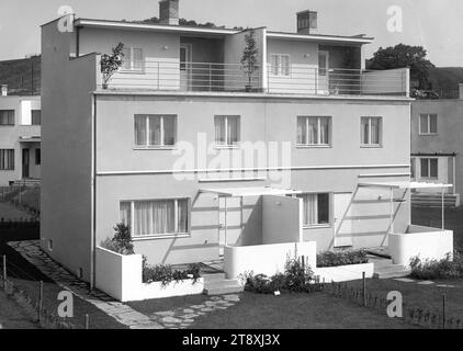 Werkbundsiedlung, house 45 and 46 (13th, Woinovichgasse 5-7), Martin Gerlach jun. (1879-1944), photographer, Jacques Groag (1892-1962), architect, 1932, glass, negative, height 17.8 cm, width 23.8 cm, architecture, Red Vienna, exhibitions, 13th district: Hietzing, garden, low-rise building, residential building, The Vienna Collection Stock Photo