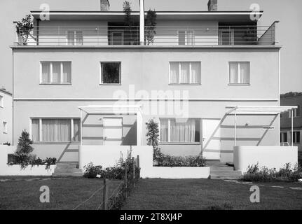 Werkbundsiedlung, house 45 and 46 (13th, Woinovichgasse 5-7), Martin Gerlach jun. (1879-1944), photographer, Jacques Groag (1892-1962), architect, 1932, glass, negative, height 17.8 cm, width 23.8 cm, architecture, Red Vienna, exhibitions, 13th district: Hietzing, garden, low-rise building, residential building, The Vienna Collection Stock Photo