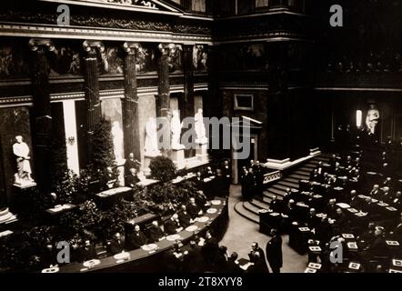 Ceremonial session in the Parliament on November 12, 1928 on the occasion of the 10th anniversary of the Republic, Richard Hauffe (1878-1933), Photographer, 1928, paper, photography, height×width 12, 9×17, 9 cm, Inscription, MA. RICH. HAUFFE, Vienna, VII, Neustiftgasse 86 II St., Reproduction fee for, each photograph & journal separately, unwanted please return immediately, specimen copy requested., Ceremonial session, in Parliament, 1928 Nov. 12, Politics, The First Republic, 1st District: Innere Stadt, Parliament Vienna, Parliament Vienna Stock Photo