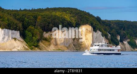 Chalk Cliffs And Chalk Coast, Rügen Island, Baltic Sea, Mecklenburg-Western Pomerania, Germany Stock Photo
