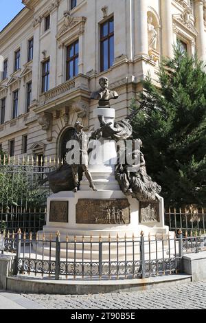 Eugeniu Carada memorial, National Bank of Romania (Banca Națională a României), Strada Lipscani, Old Town, Historic Centre, Bucharest, Romania, Europe Stock Photo