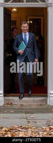 London, UK. 22nd Nov, 2023. Chancellor of the Exchequer Jeremy Hunt MP leaves 11 Downing Street and prepares to attend Parliament with his Autumn Statement. Credit: Malcolm Park/Alamy Live News Stock Photo