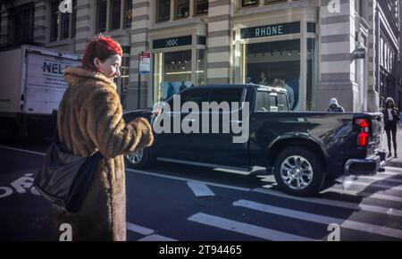 Street activity in the Flatiron neighborhood in New York on Monday, November 20, 2023 2023. (© Richard B. Levine) Stock Photo