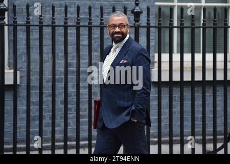 London, England, UK. 22nd Nov, 2023. Home Secretary JAMES CLEVERLY arrives at Downing Street for a Cabinet Meeting. (Credit Image: © Thomas Krych/ZUMA Press Wire) EDITORIAL USAGE ONLY! Not for Commercial USAGE! Stock Photo