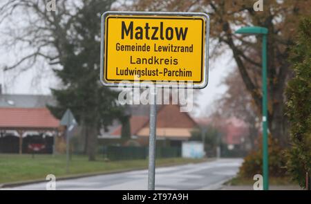 Matzlow, Germany. 23rd Nov, 2023. The sign at the entrance to Matzlow in the municipality of Lewitzrand, where there was another bird flu outbreak at a turkey farm. In one of the two barns, 25,000 animals had to be killed; the other barn is under quarantine. This is the second outbreak of bird flu in this flock this year. Credit: Bernd Wüstneck/dpa/Alamy Live News Stock Photo