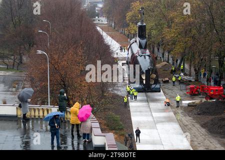 Gdynia, Poland. 23 November 2023. Decommissioned Polish Kobben-class submarine ORP Sokol 294, former Norwegian HNoMS Stord (S-308), is transported to the Naval Museum to be an open-air exposition © Wojciech Strozyk / Alamy Live News Stock Photo