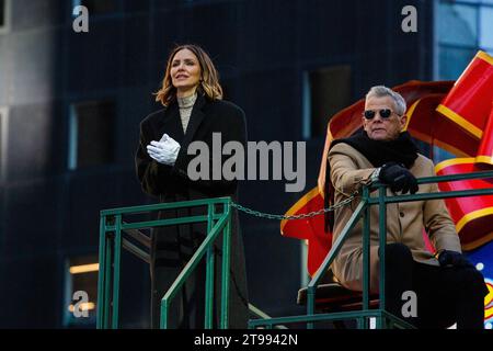 New York, United States. 23rd Nov, 2023. Singer Katharine McPhee and her husband, David Foster, are riding on a float at the 97th Macy's Thanksgiving Day Parade in New York, NY. (Photo by Erin Lefevre/NurPhoto) Credit: NurPhoto SRL/Alamy Live News Stock Photo