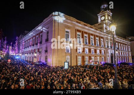 Madrid, Spain. 23rd Nov, 2023. Dozens of people wait for the Christmas lights to be switched on at Madrid's Puerta del Sol. The city of Madrid turned on the Christmas lighting this afternoon with an event in Puerta del Sol. (Photo by David Canales/SOPA Images/Sipa USA) Credit: Sipa USA/Alamy Live News Stock Photo