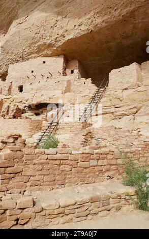The incredible Long House cliff dwelling at Mesa Verde National Park ...