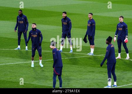 Poissy, France. 23rd Nov, 2023. Carlos soler, Achraf Hakimi, Arnau Tenas, Ousmane Dembele, Lucas Hernandez during a training session at Paris Saint-Germain's campus in Poissy, west of Paris, France on November 23, 2023, on the eve of the L1 football match against Monaco. Photo by Alexis Jumeau/ABACAPRESS.COM Credit: Abaca Press/Alamy Live News Stock Photo