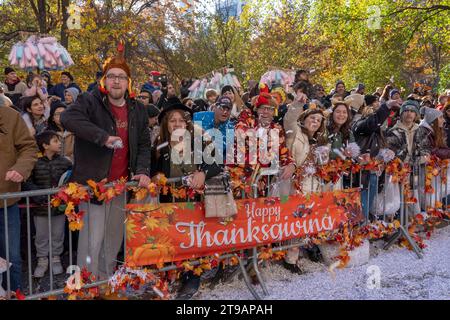 New York, United States. 23rd Nov, 2023. Spectators watching the Macy's Annual Thanksgiving Day Parade in New York City. Credit: SOPA Images Limited/Alamy Live News Stock Photo