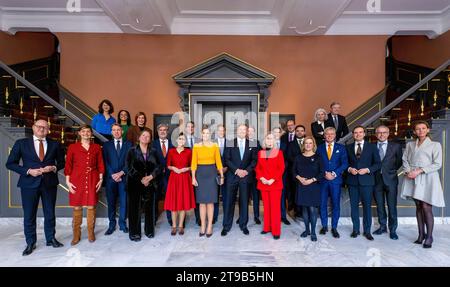 THE HAGUE - Group photo of King Willem-Alexander and Queen Máxima and the Dutch members of the European Parliament at Huis ten Bosch Palace. During the visit they discussed, among other things, climate change and the feasibility of a climate-neutral Europe. ANP POOL MISCHA SCHOEMAKER netherlands out - belgium out Stock Photo