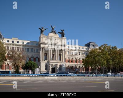 Edificio Ministerio de Agricultura.    Según Wikipedia El Palacio de Fomento es un edificio de la ciudad española de Madrid (España), situado en la pl Stock Photo