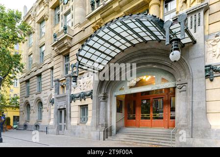 Budapest, Franz-Liszt-Musikakademie, Architekten Kálmán Giergl und Floris Kolb // Budapest, Franz-Liszt-Music Academy, Architects Kálmán Giergl and Fl Stock Photo